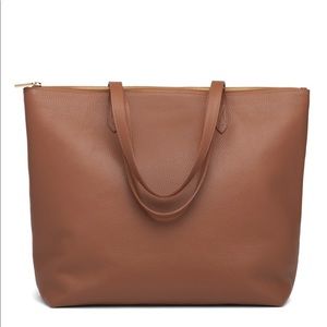 Cuyana Classic Leather Zipper Tote in Caramel